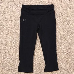 Under Armour black capri